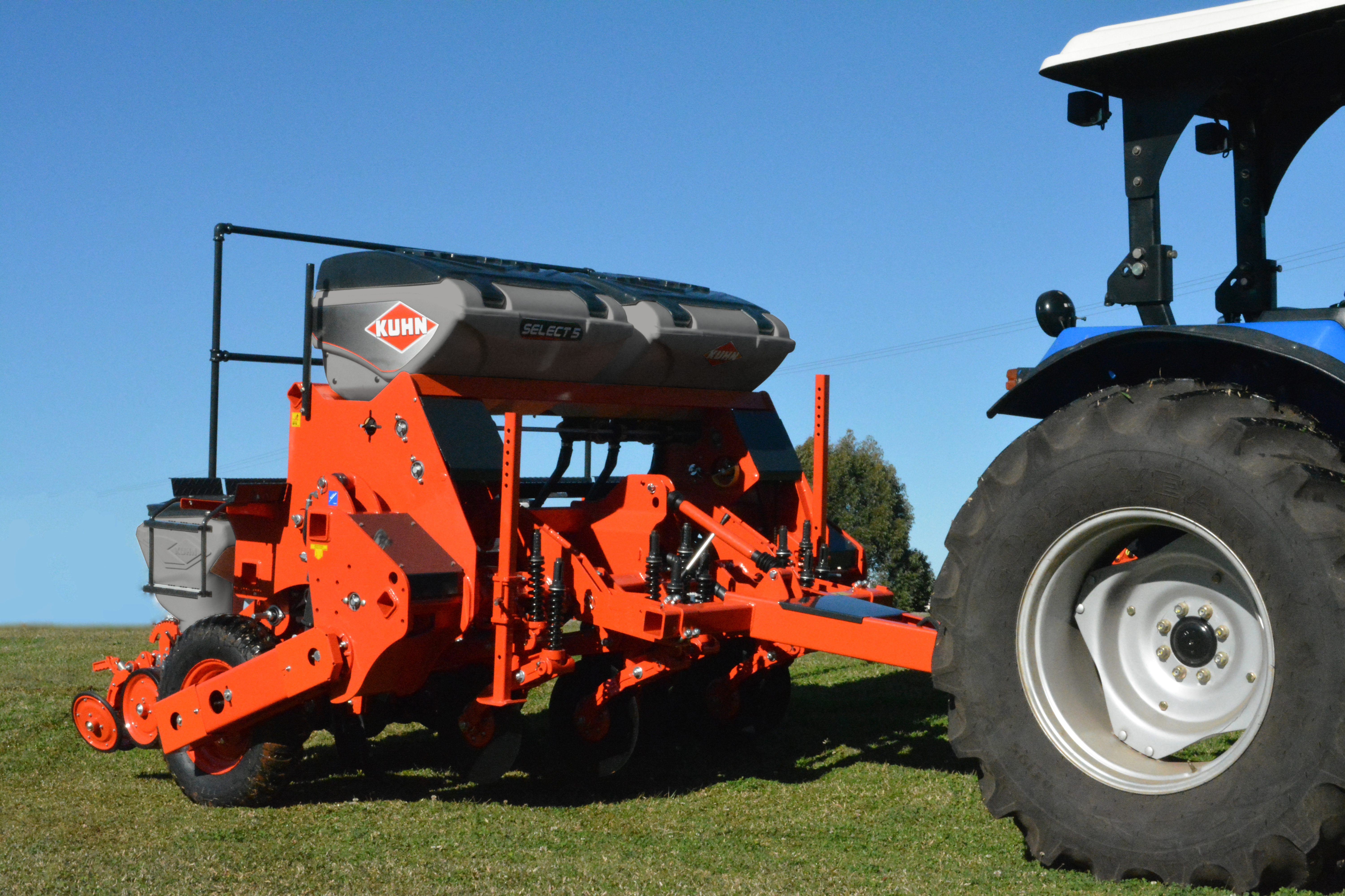 KUHNL 7.6Dモデル SELECT GG -Robustez e desempenho para os pequenos produtores | KUHN