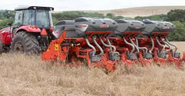 Vista traseira da FLEX em trabalho articulada.