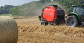 KUHN VB 3260 en el campo