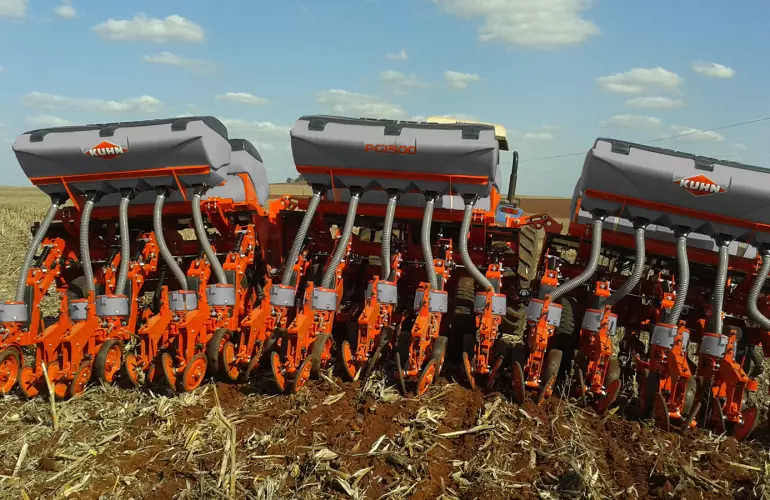 Vista traseira da FLEX em transporte.