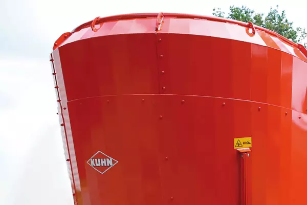 Recoupe et mélange toujours plus rapide avec la mélangeuse KUHN EUROMIX