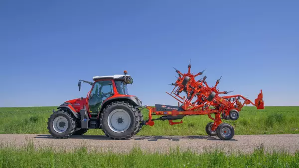 O espalhador GF 8703 T em transporte.