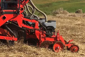 Foto lateral da linha pneumática da FLEX em posição de trabalho.